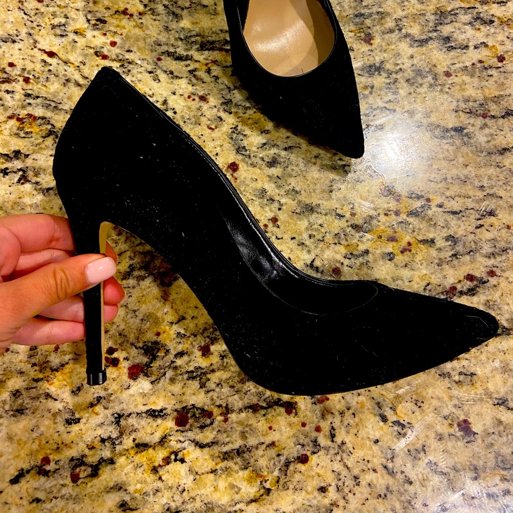 Aldo black velvet pumps